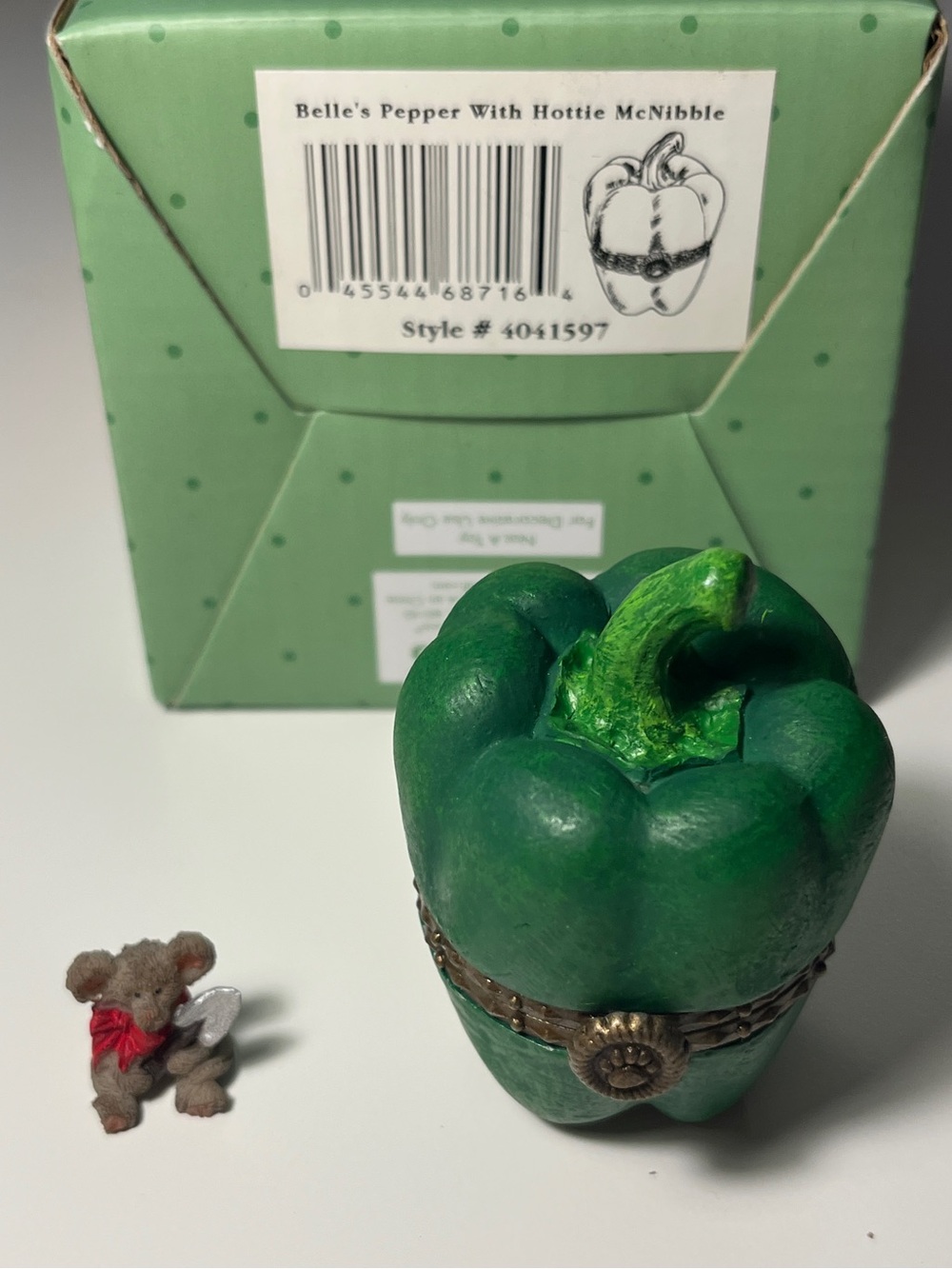 Boyds Figural Collection Belle's Pepper With Hottie McNibble
